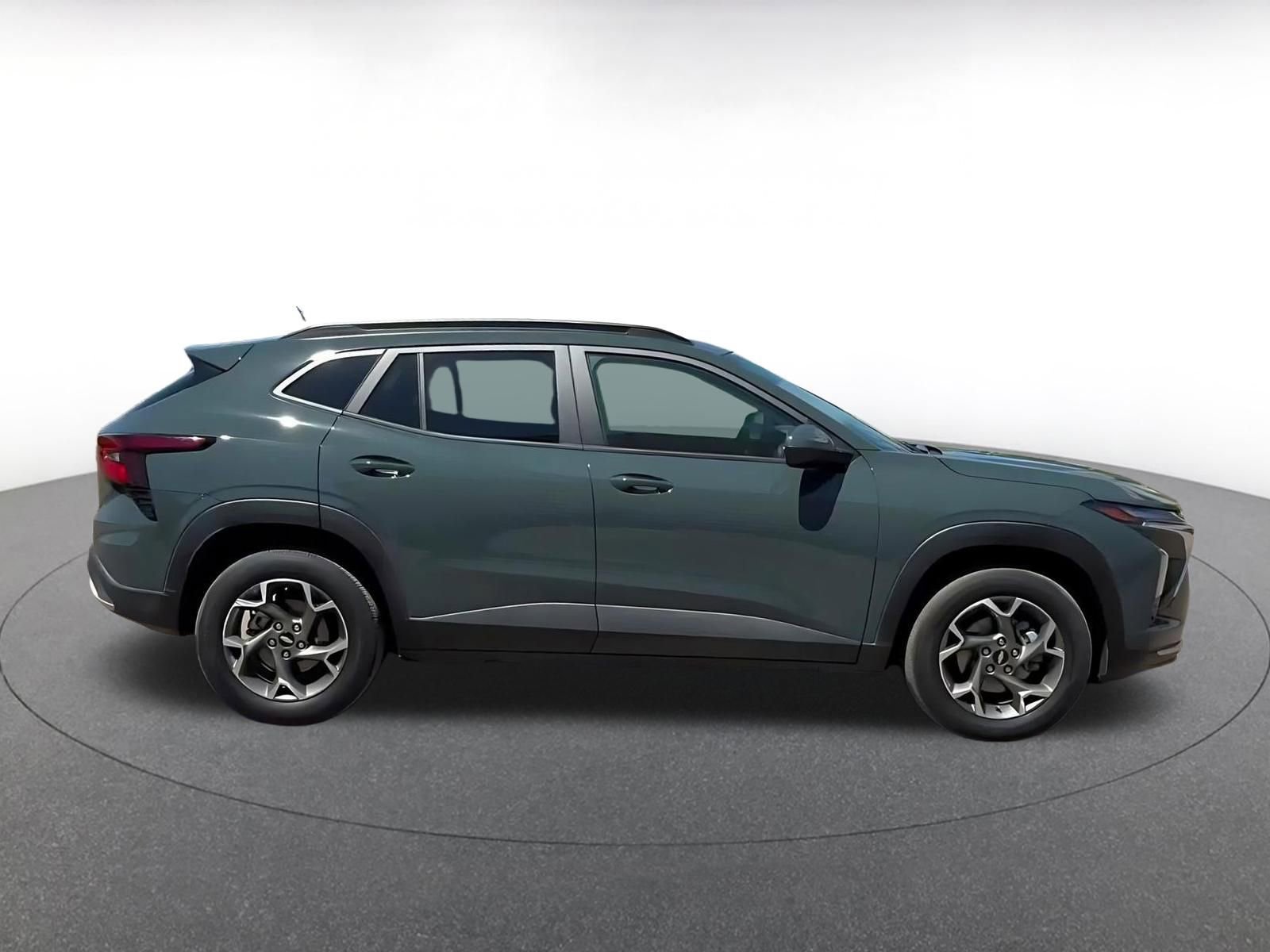 Thumbnail: 2025 Chevrolet Trax - 16