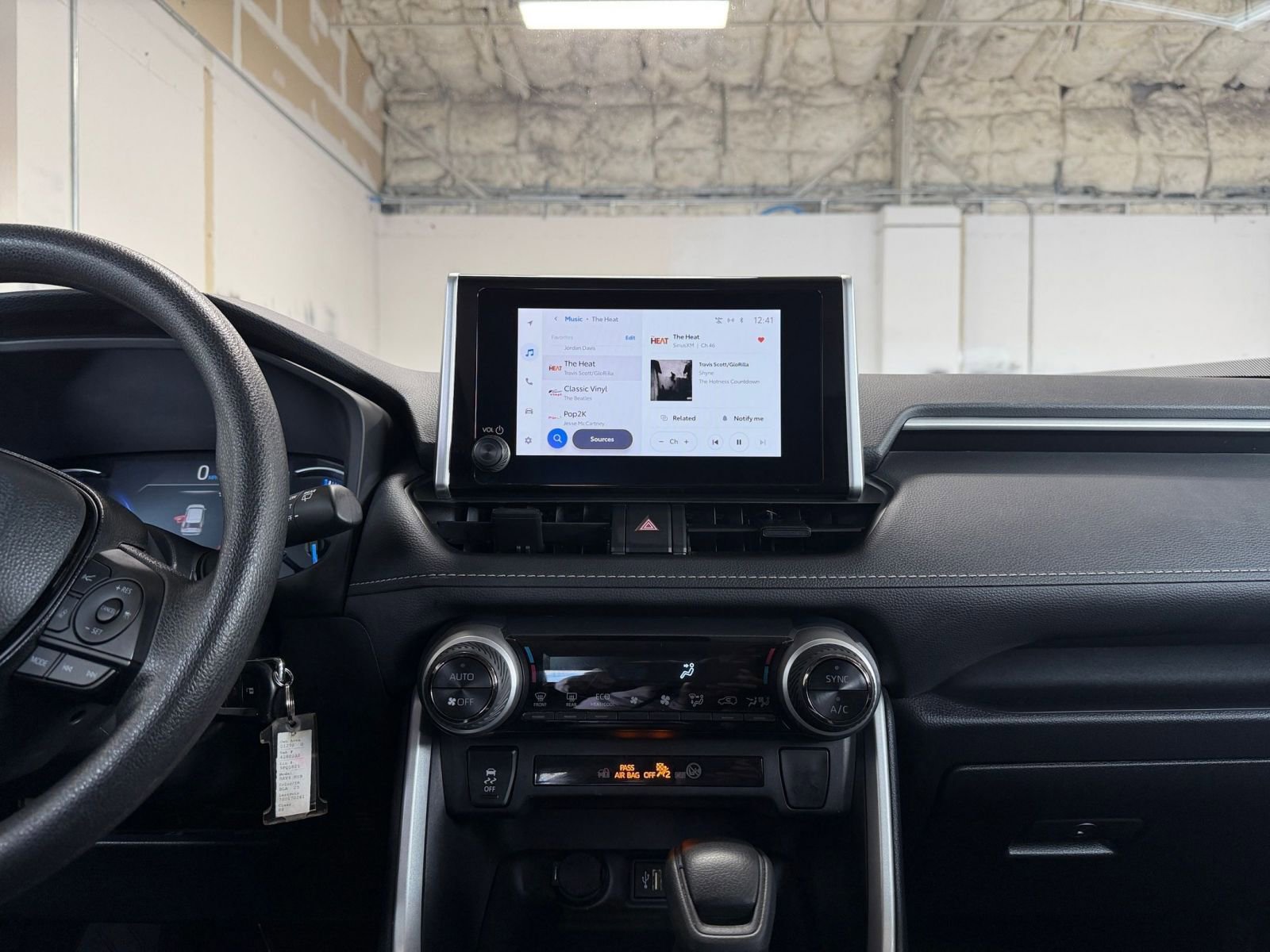 Thumbnail: 2025 Toyota RAV4 - 18