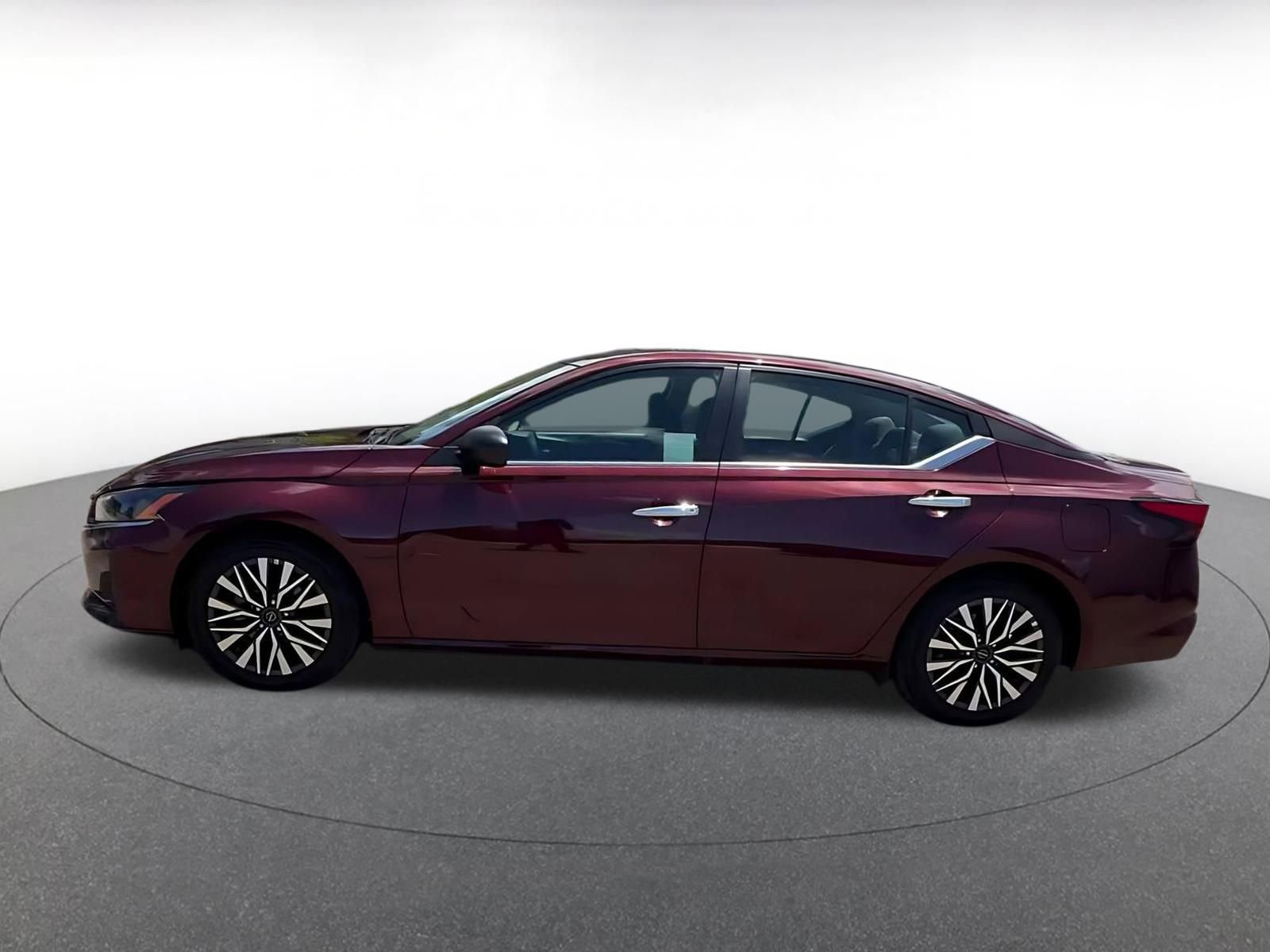 Thumbnail: 2025 Nissan Altima - 9