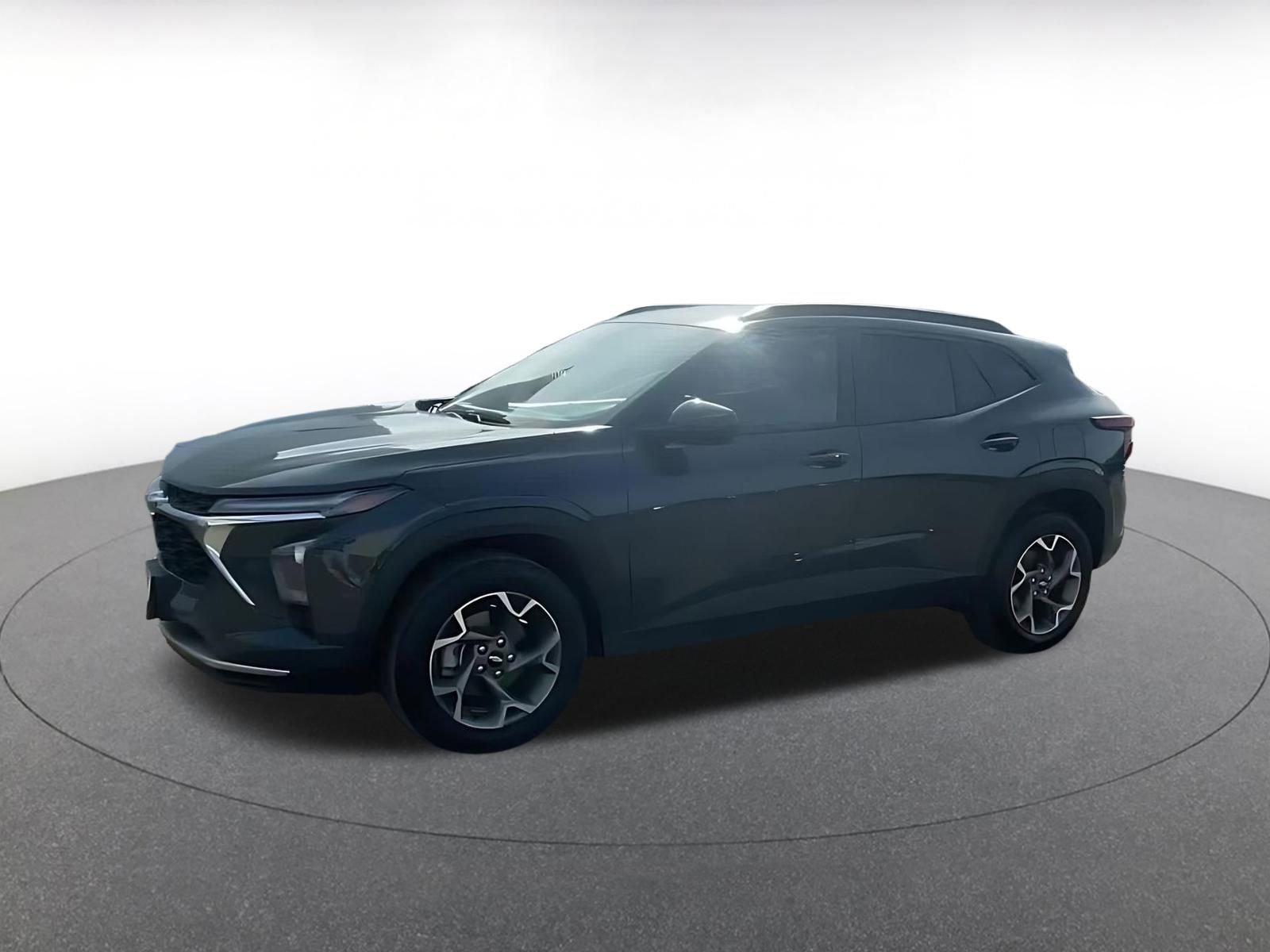 Thumbnail: 2025 Chevrolet Trax - 8