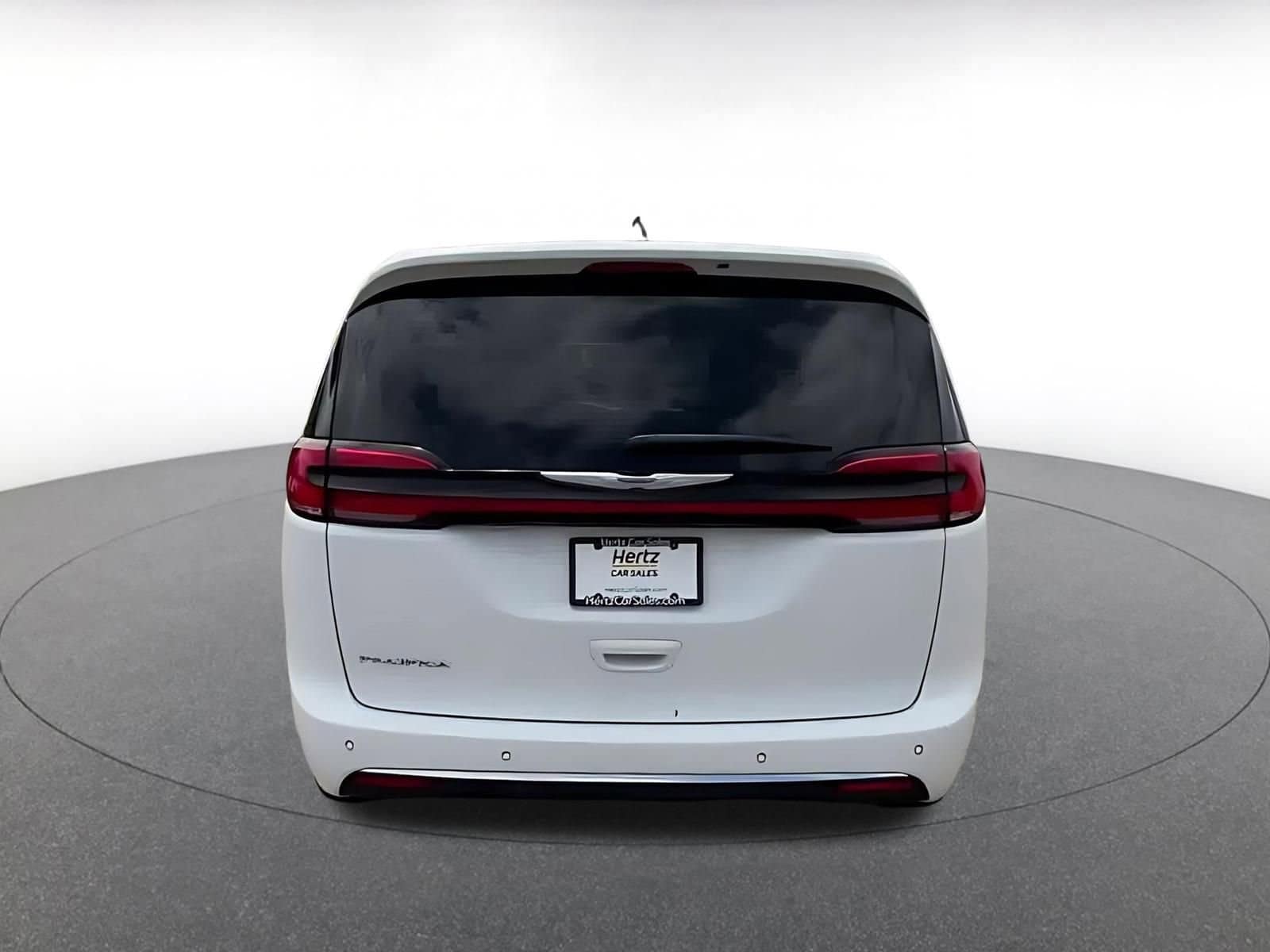 Thumbnail: 2023 Chrysler Pacifica - 12