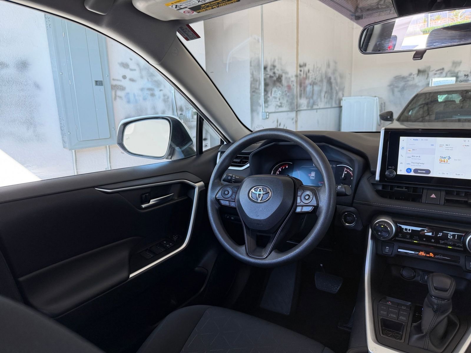 Thumbnail: 2025 Toyota RAV4 - 34