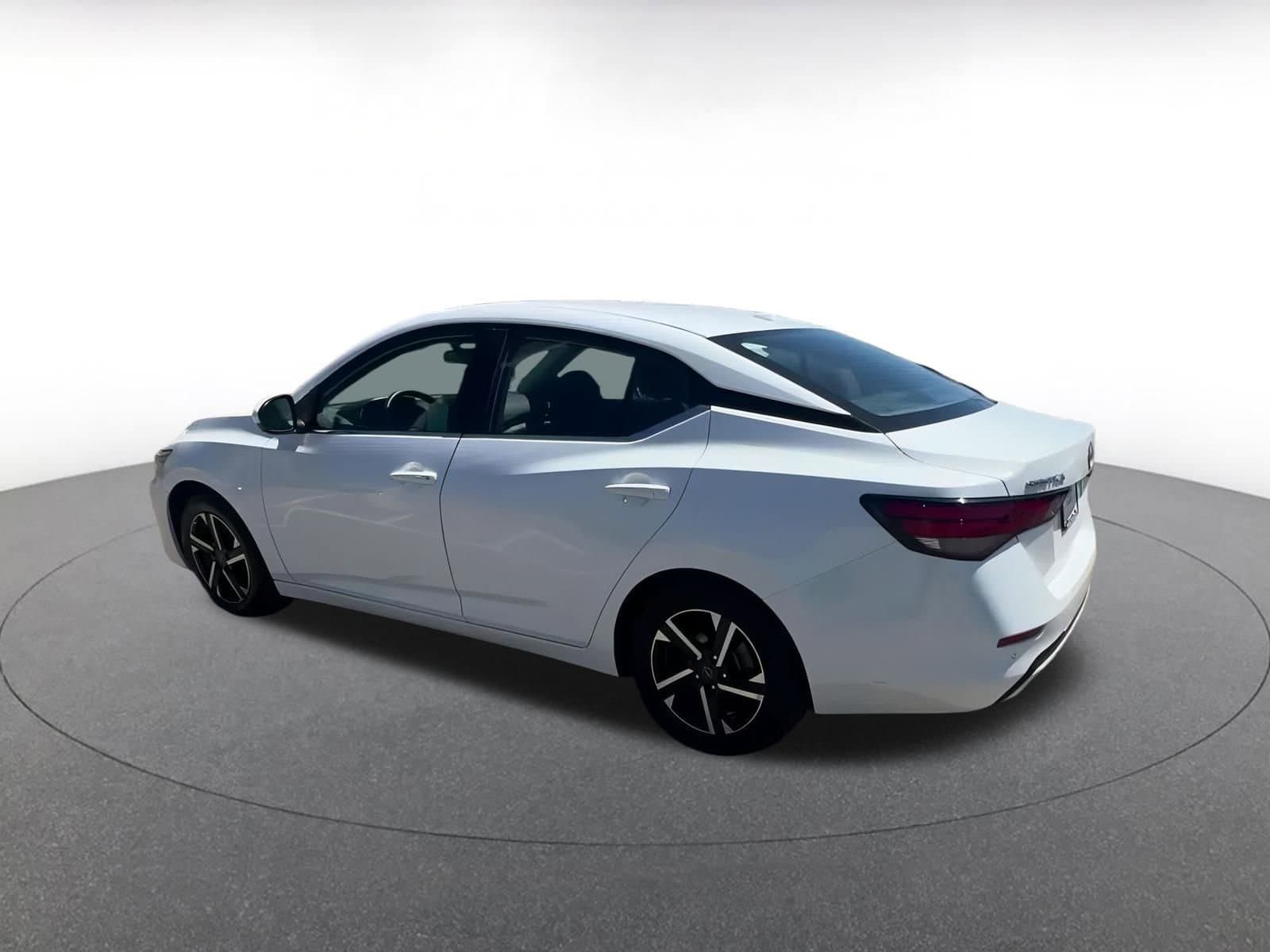 Thumbnail: 2024 Nissan Sentra - 11