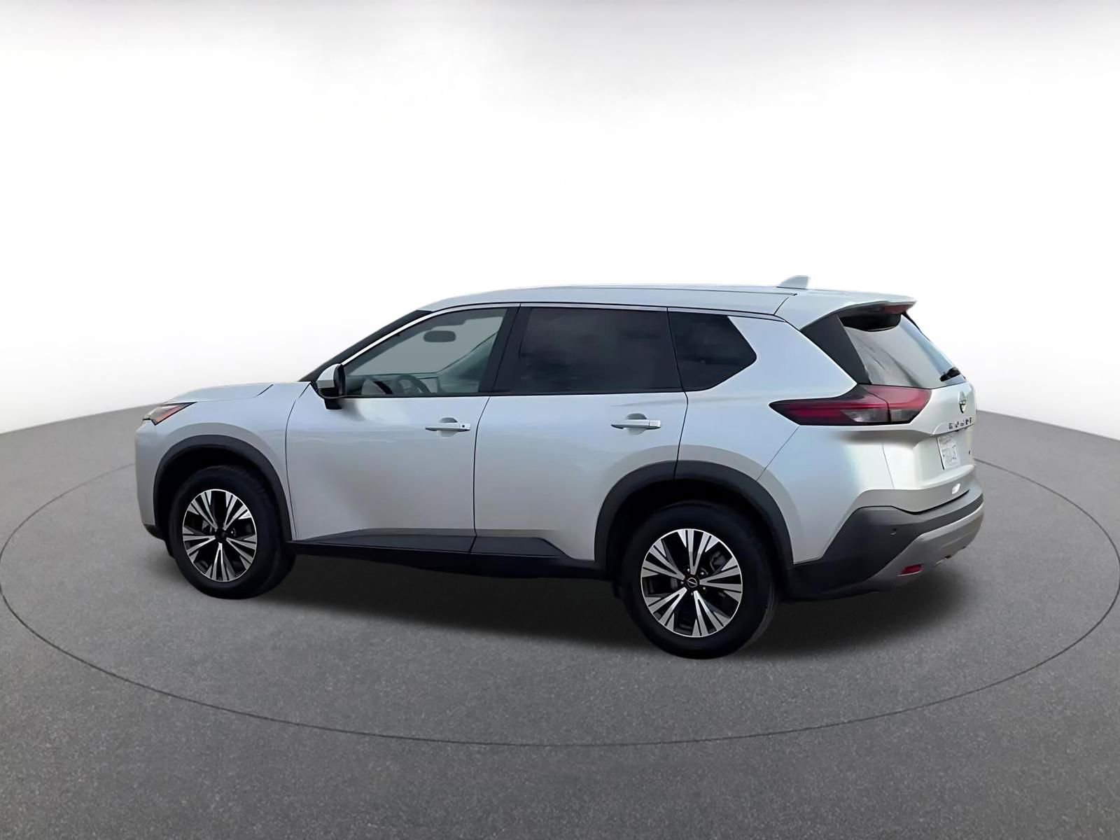Thumbnail: 2023 Nissan Rogue - 9