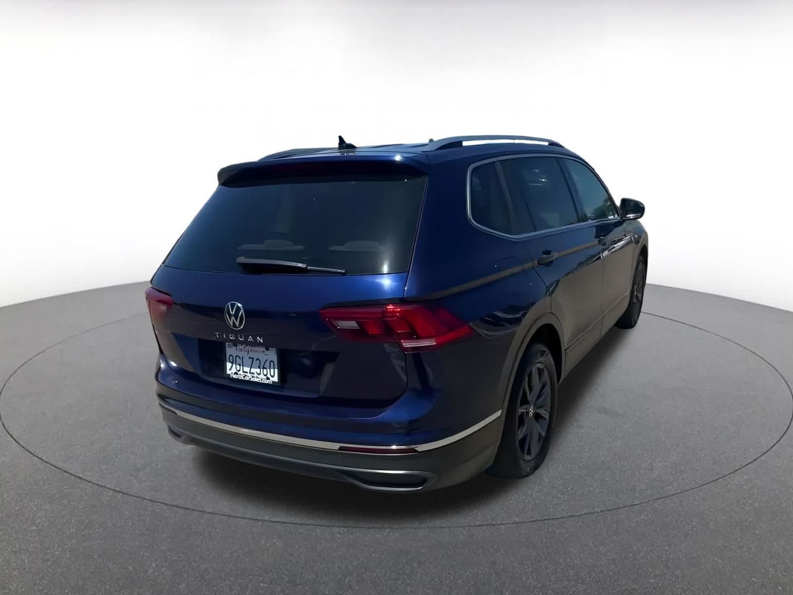 Image of 2022 Volkswagen Tiguan 2.0T SE SUV