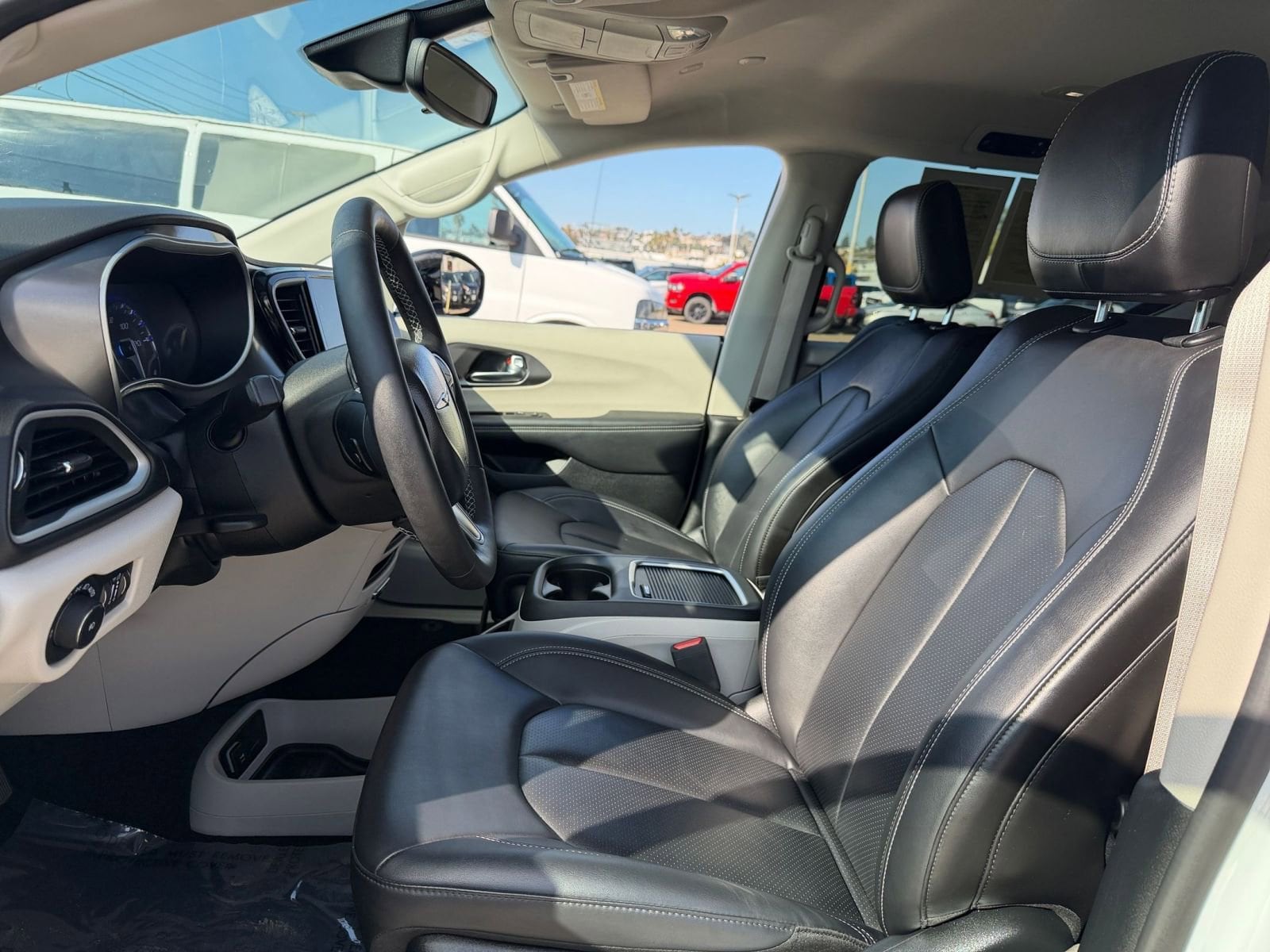 Thumbnail: 2024 Chrysler Pacifica - 27