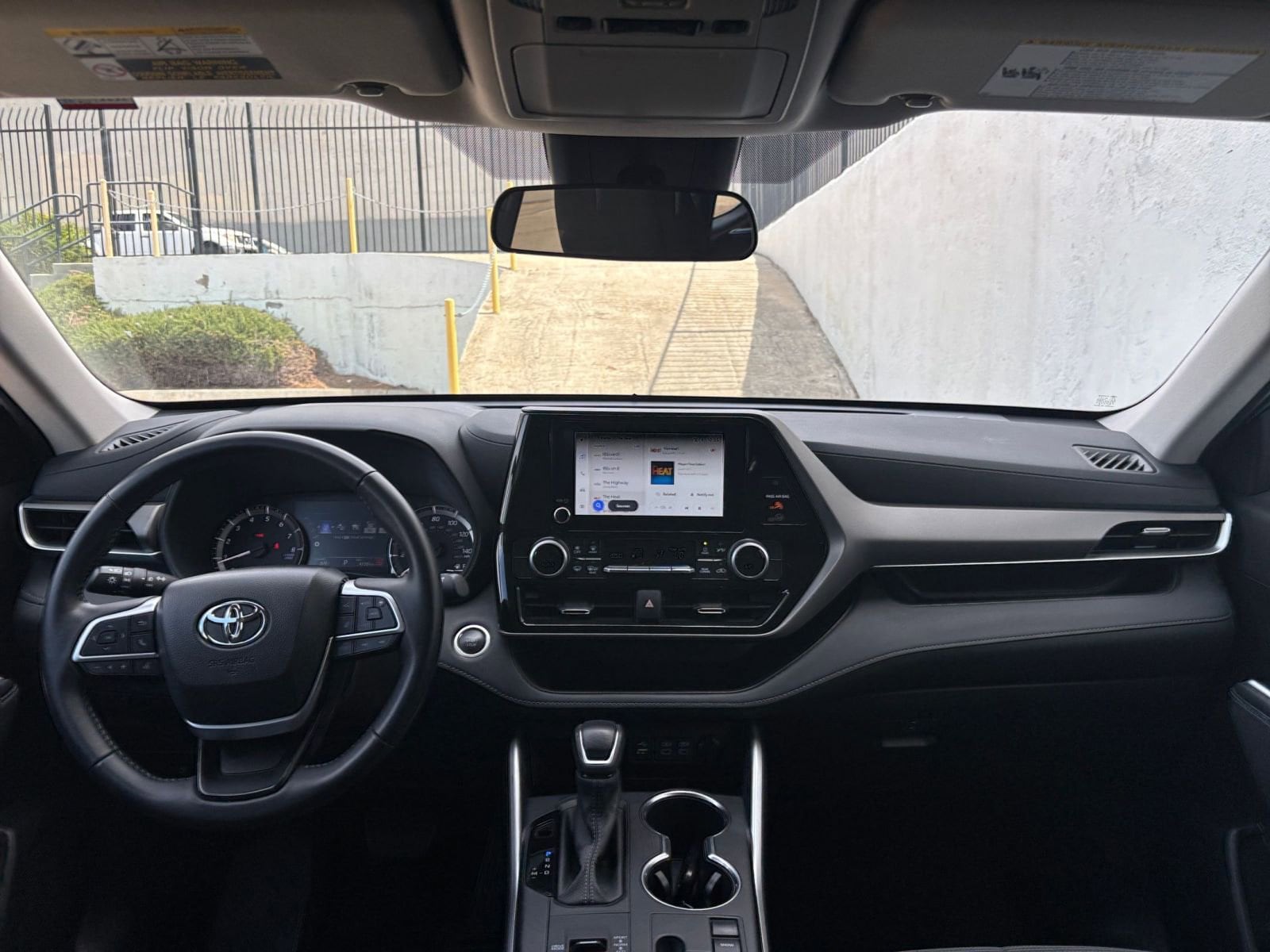 Thumbnail: 2025 Toyota Highlander - 35