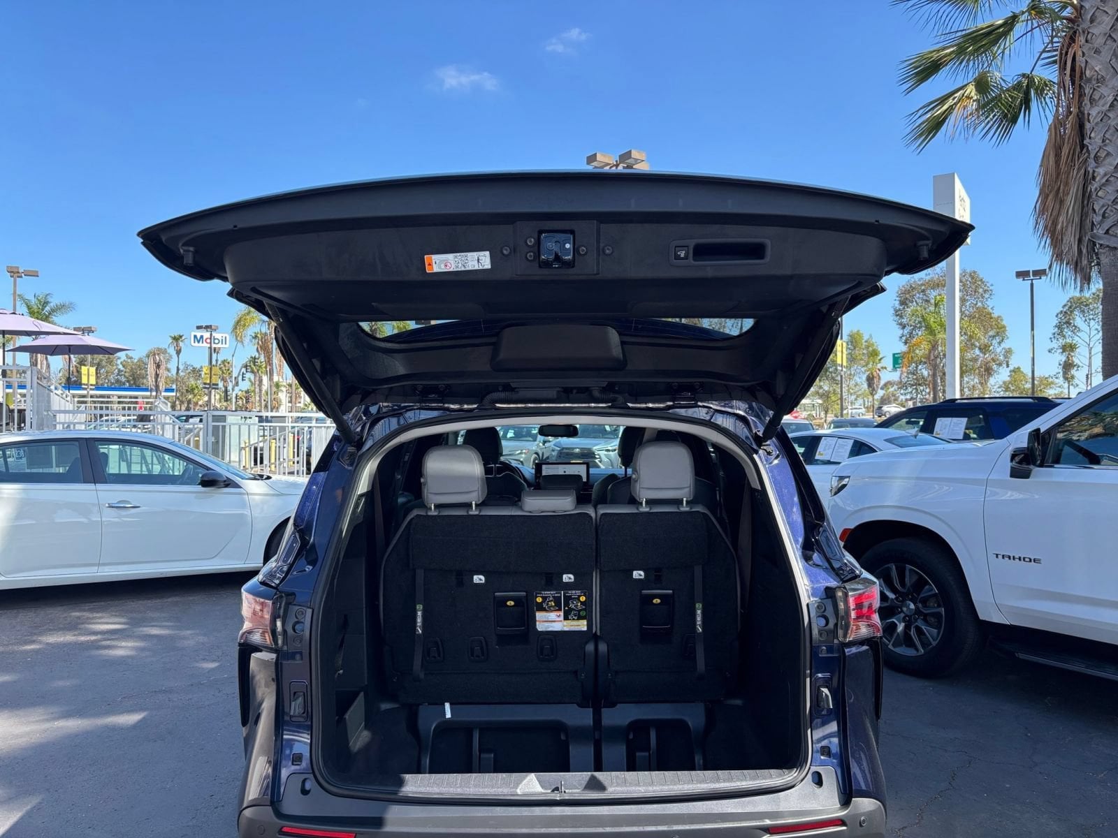 Thumbnail: 2025 Toyota Sienna - 33