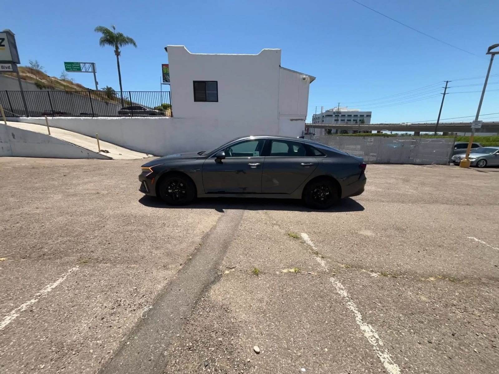 Thumbnail: 2025 Kia K5 - 16