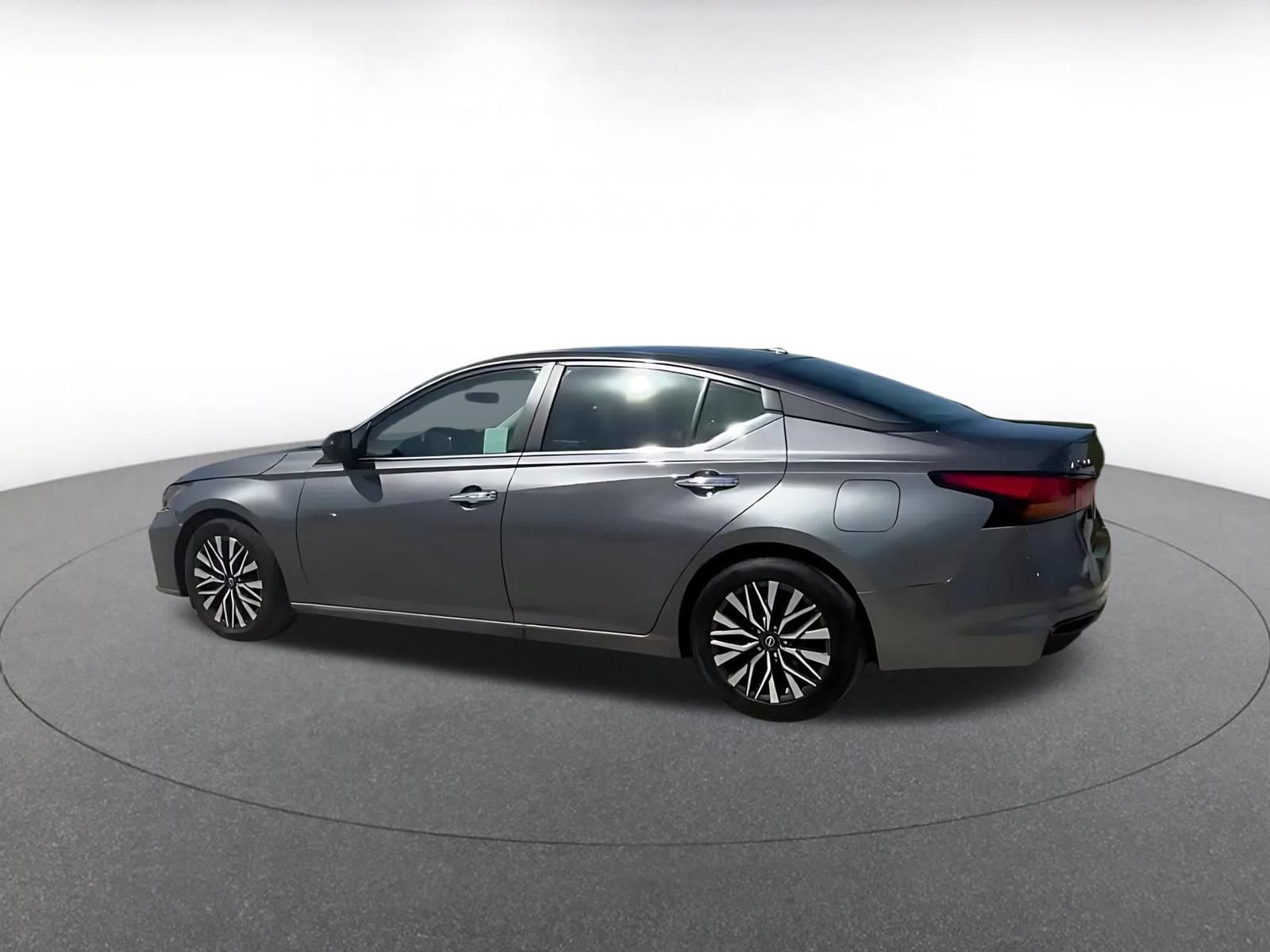 Thumbnail: 2025 Nissan Altima - 10