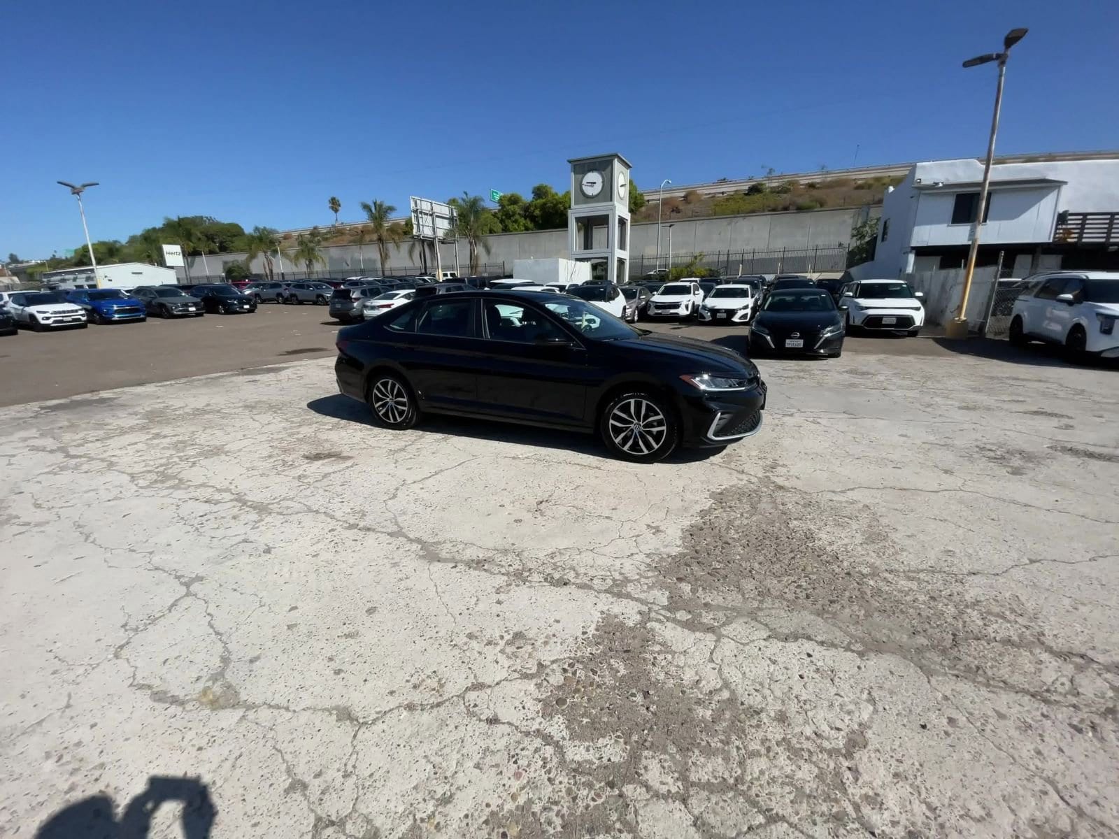 Thumbnail: 2025 Volkswagen Jetta - 16