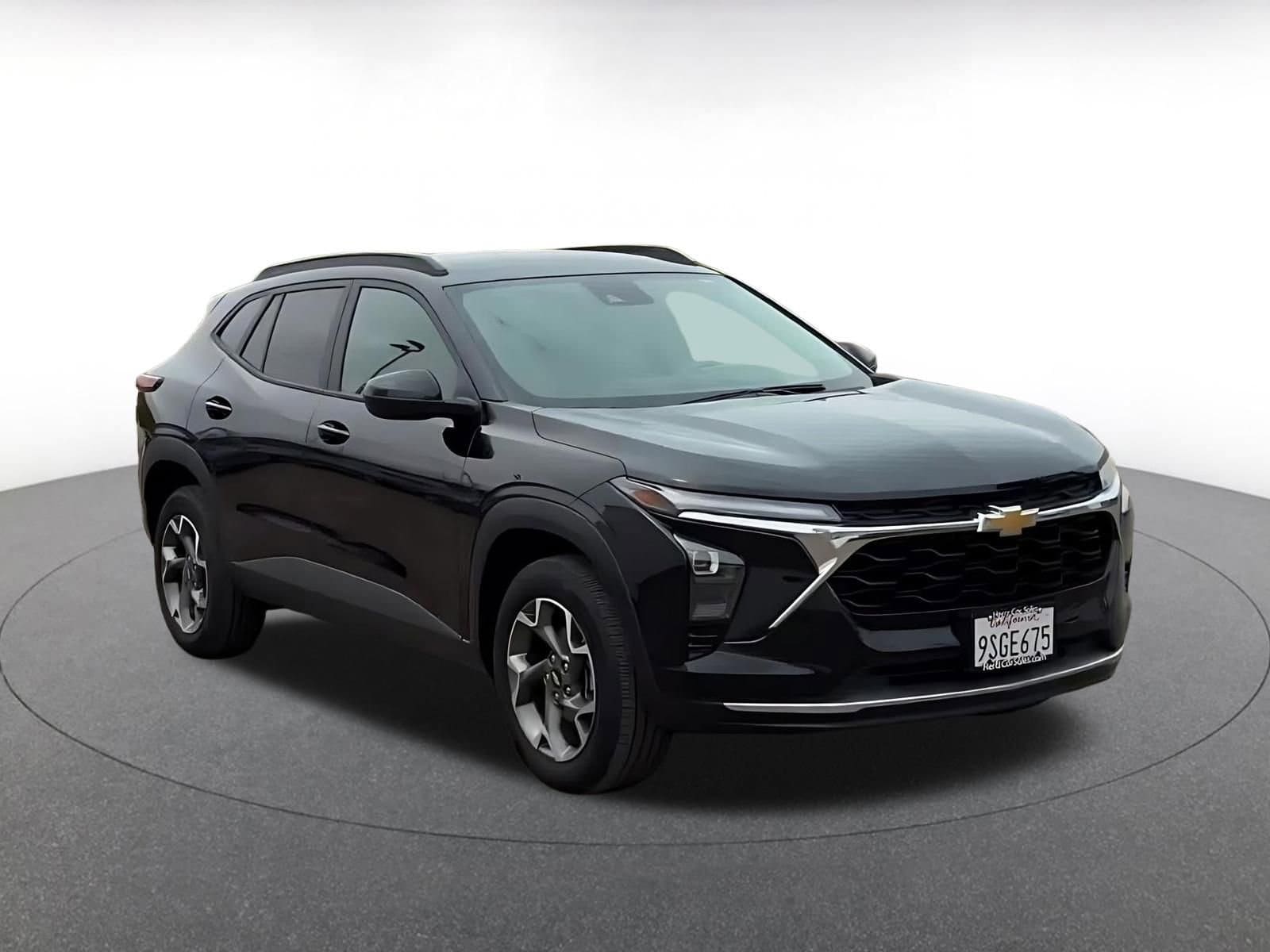 Thumbnail: 2025 Chevrolet Trax - 3