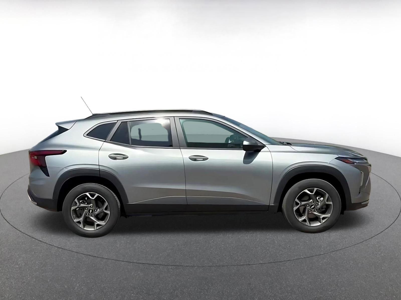 Thumbnail: 2025 Chevrolet Trax - 16