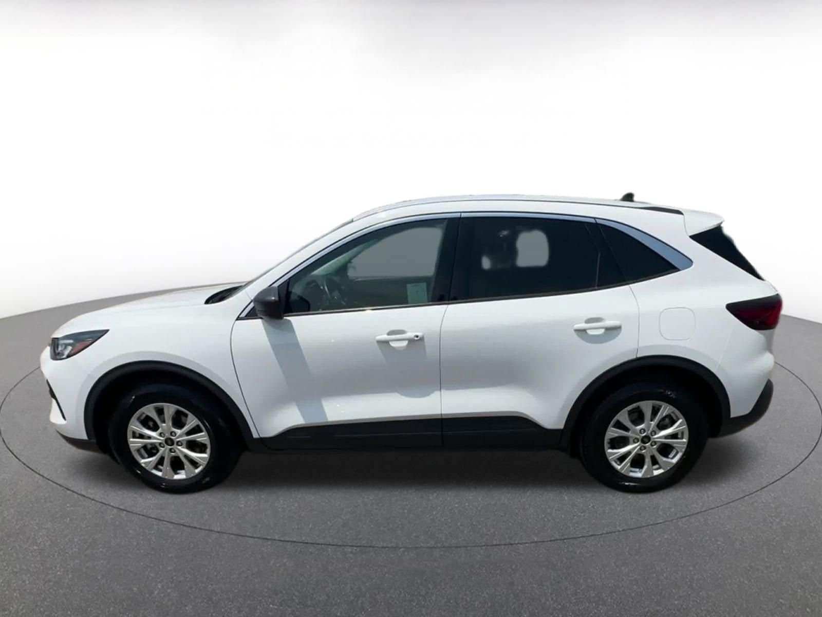 Thumbnail: 2024 Ford Escape - 9
