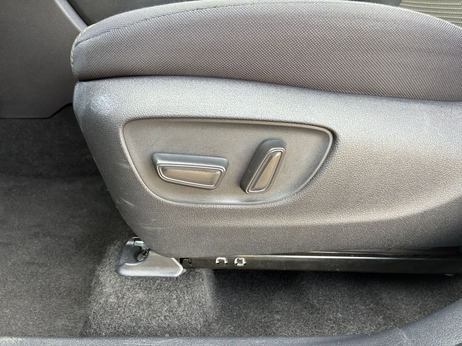 Thumbnail: 2025 Toyota Highlander - 22