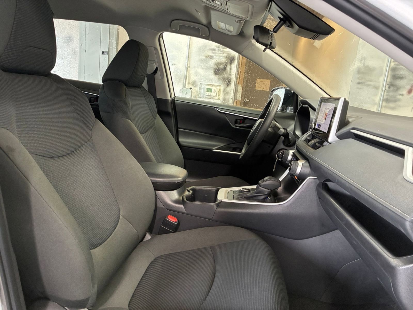 Thumbnail: 2025 Toyota RAV4 - 35