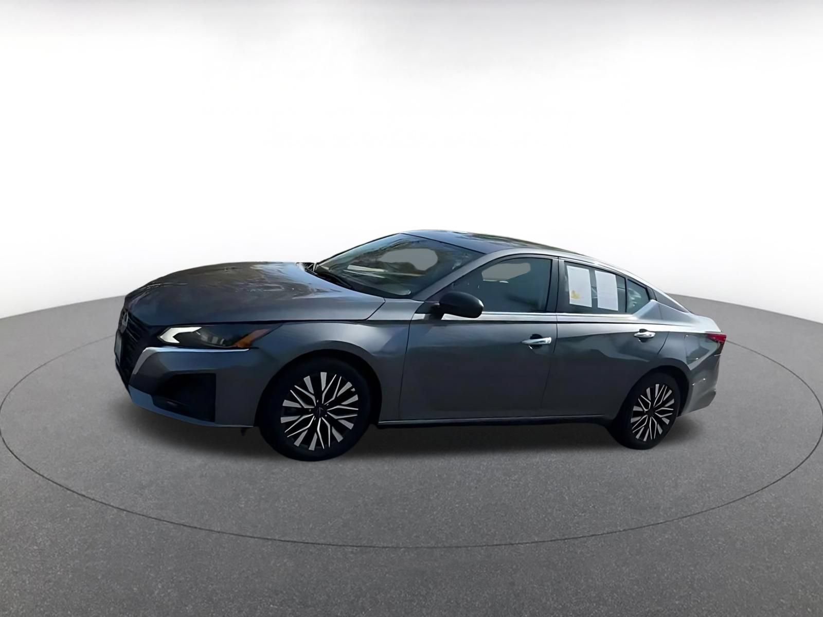 Thumbnail: 2025 Nissan Altima - 8