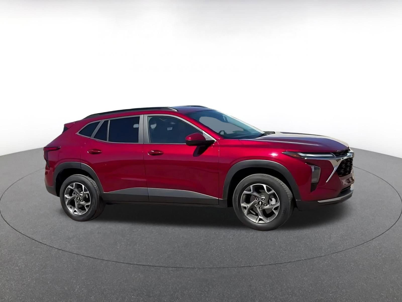 Thumbnail: 2025 Chevrolet Trax - 2