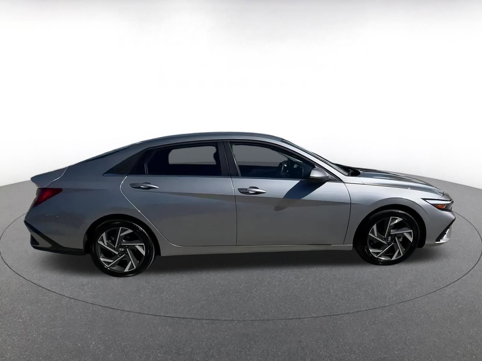 Thumbnail: 2025 Hyundai Elantra - 16