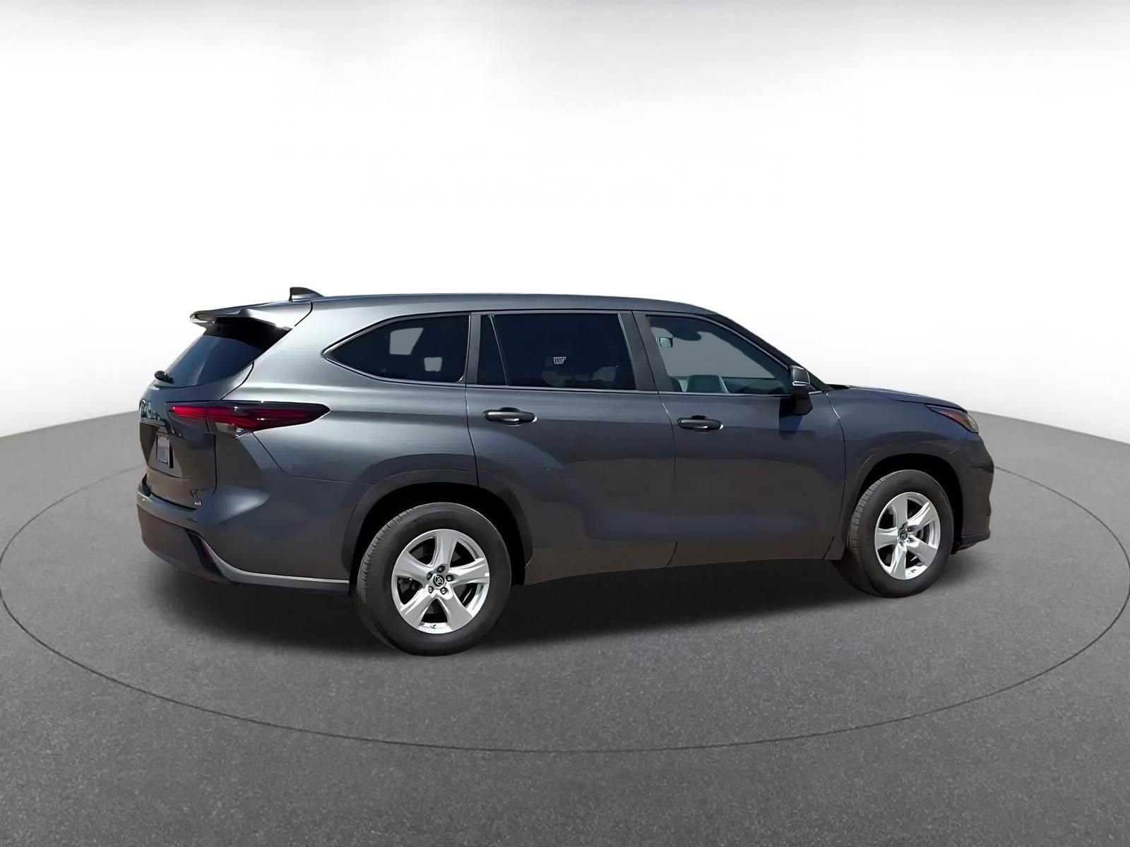 Thumbnail: 2025 Toyota Highlander - 15