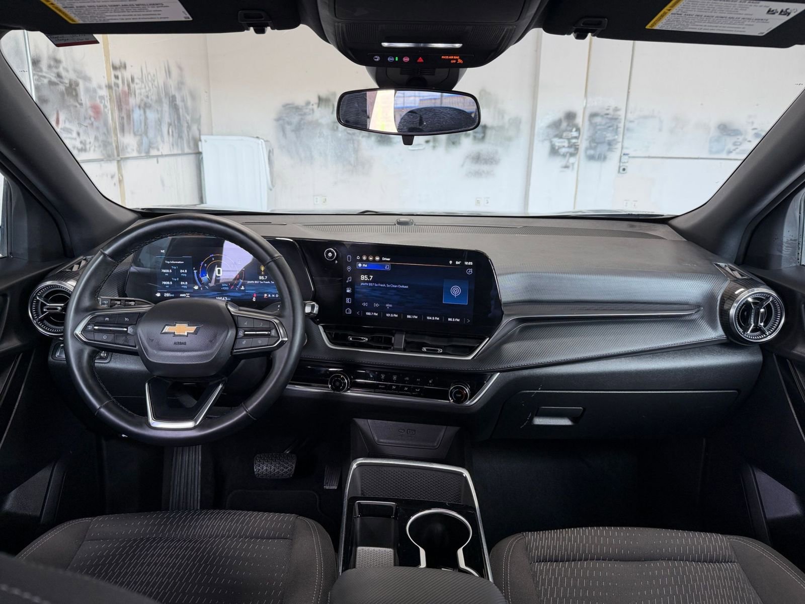 Thumbnail: 2025 Chevrolet Equinox - 32