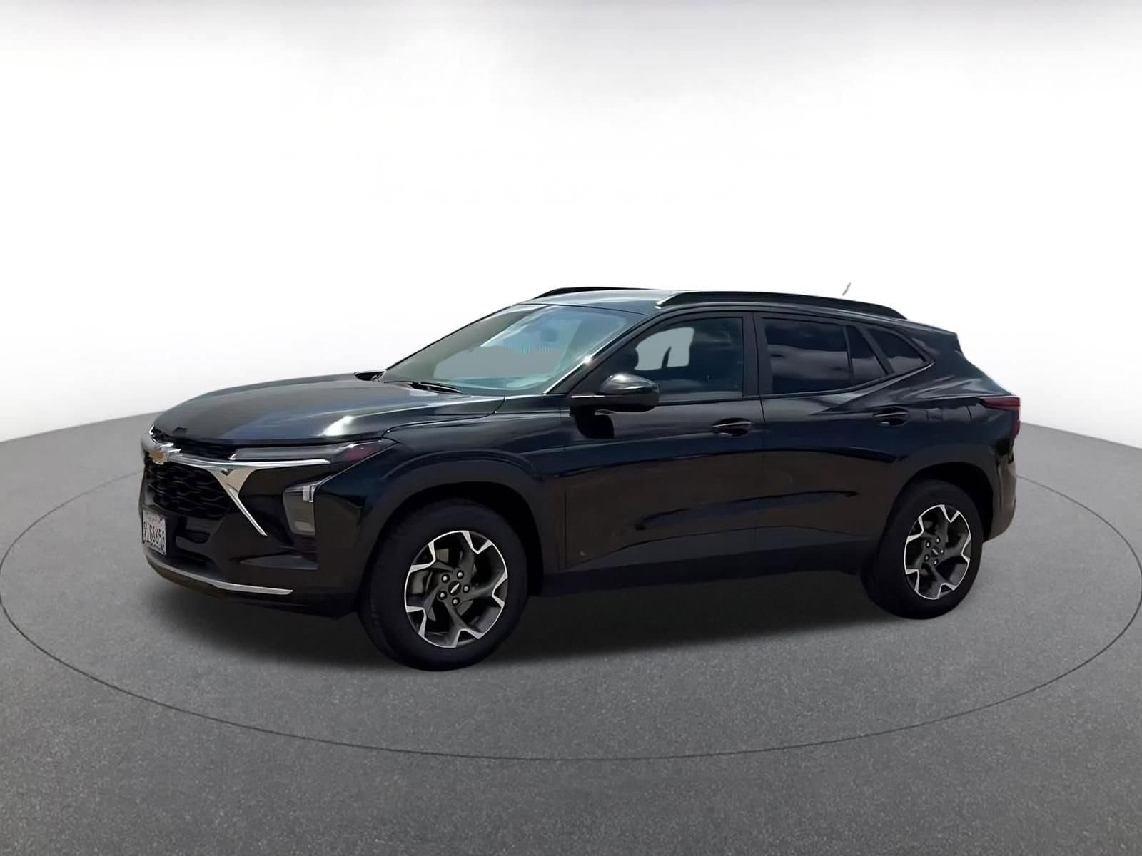 Thumbnail: 2025 Chevrolet Trax - 8