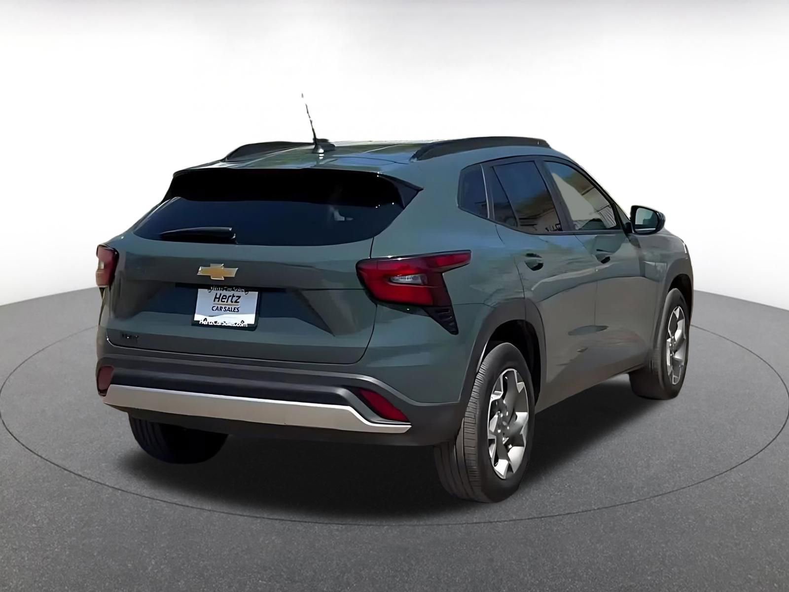 Thumbnail: 2025 Chevrolet Trax - 14