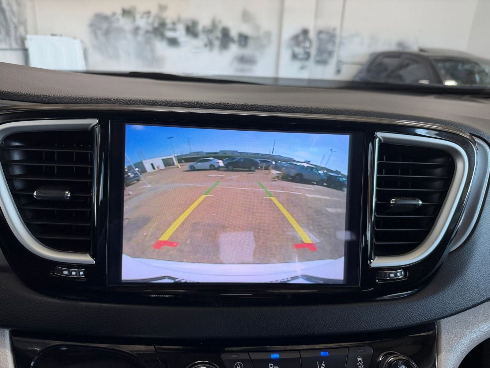 Thumbnail: 2024 Chrysler Pacifica - 17