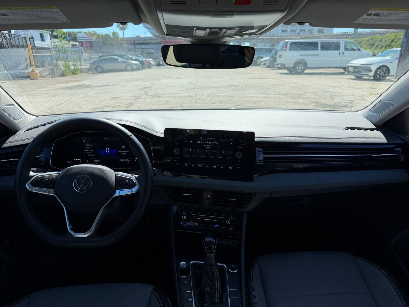 Thumbnail: 2025 Volkswagen Jetta - 32