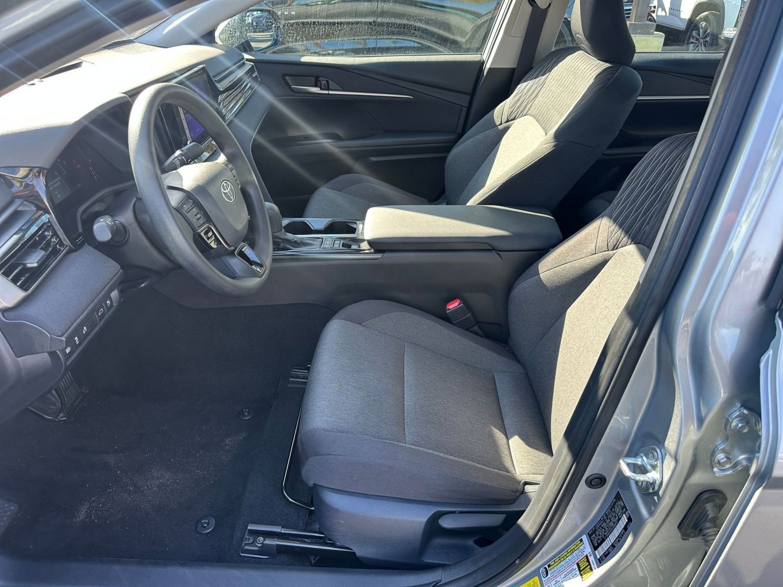 Thumbnail: 2025 Toyota Camry - 25