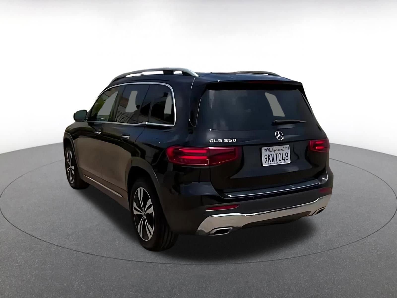 Thumbnail: 2024 Mercedes-Benz GLB - 16