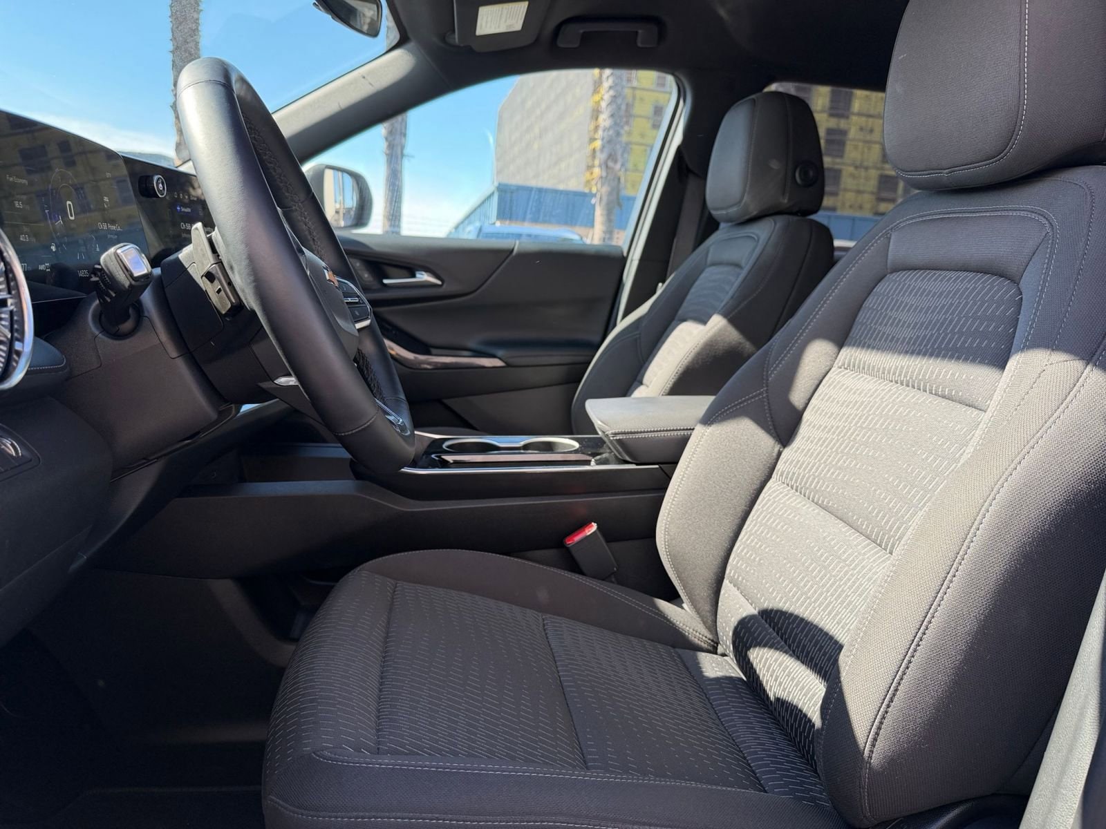 Thumbnail: 2025 Chevrolet Equinox - 25