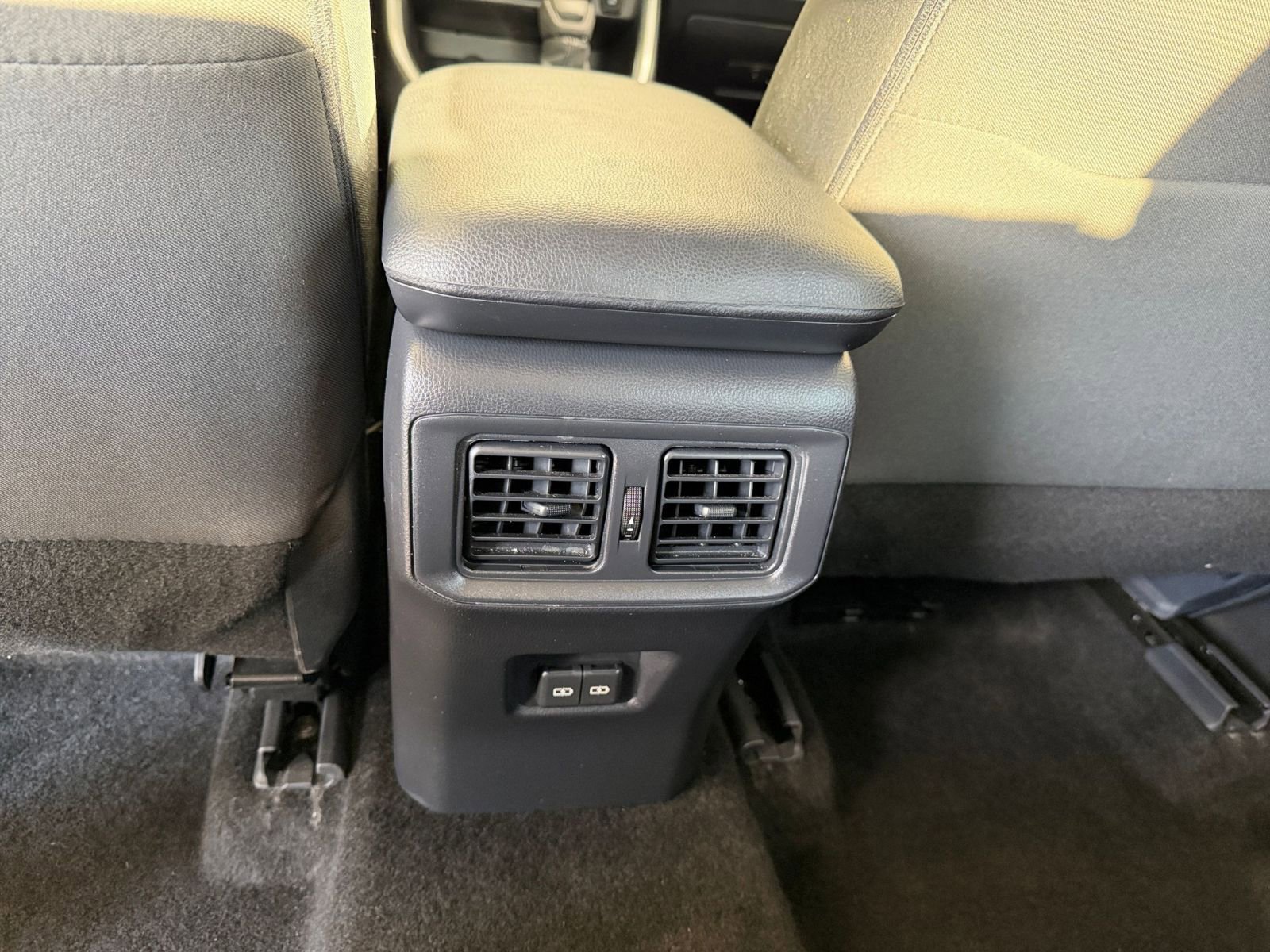 Thumbnail: 2025 Toyota RAV4 - 24