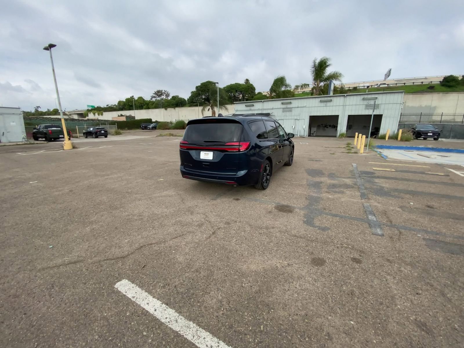 Thumbnail: 2025 Chrysler Pacifica - 16