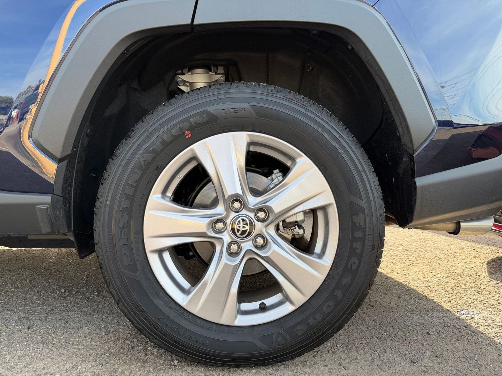 Thumbnail: 2025 Toyota RAV4 - 31