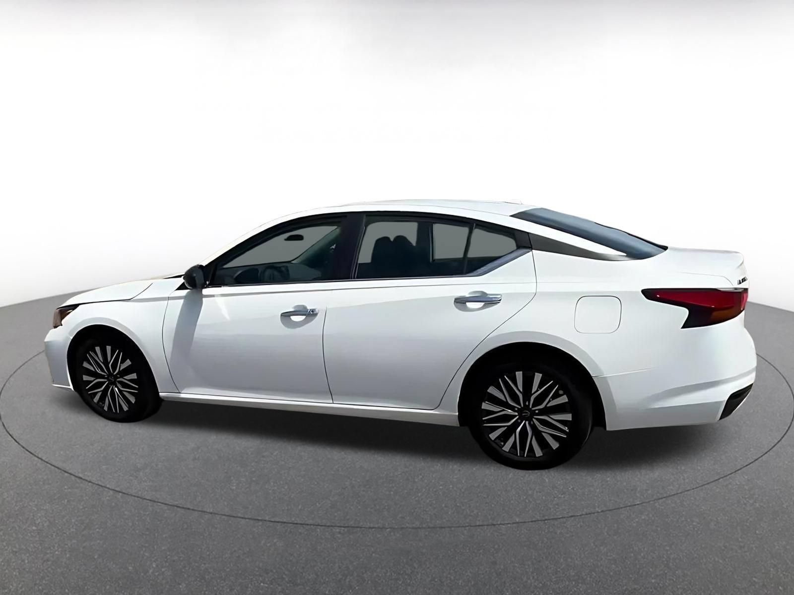 Thumbnail: 2025 Nissan Altima - 12