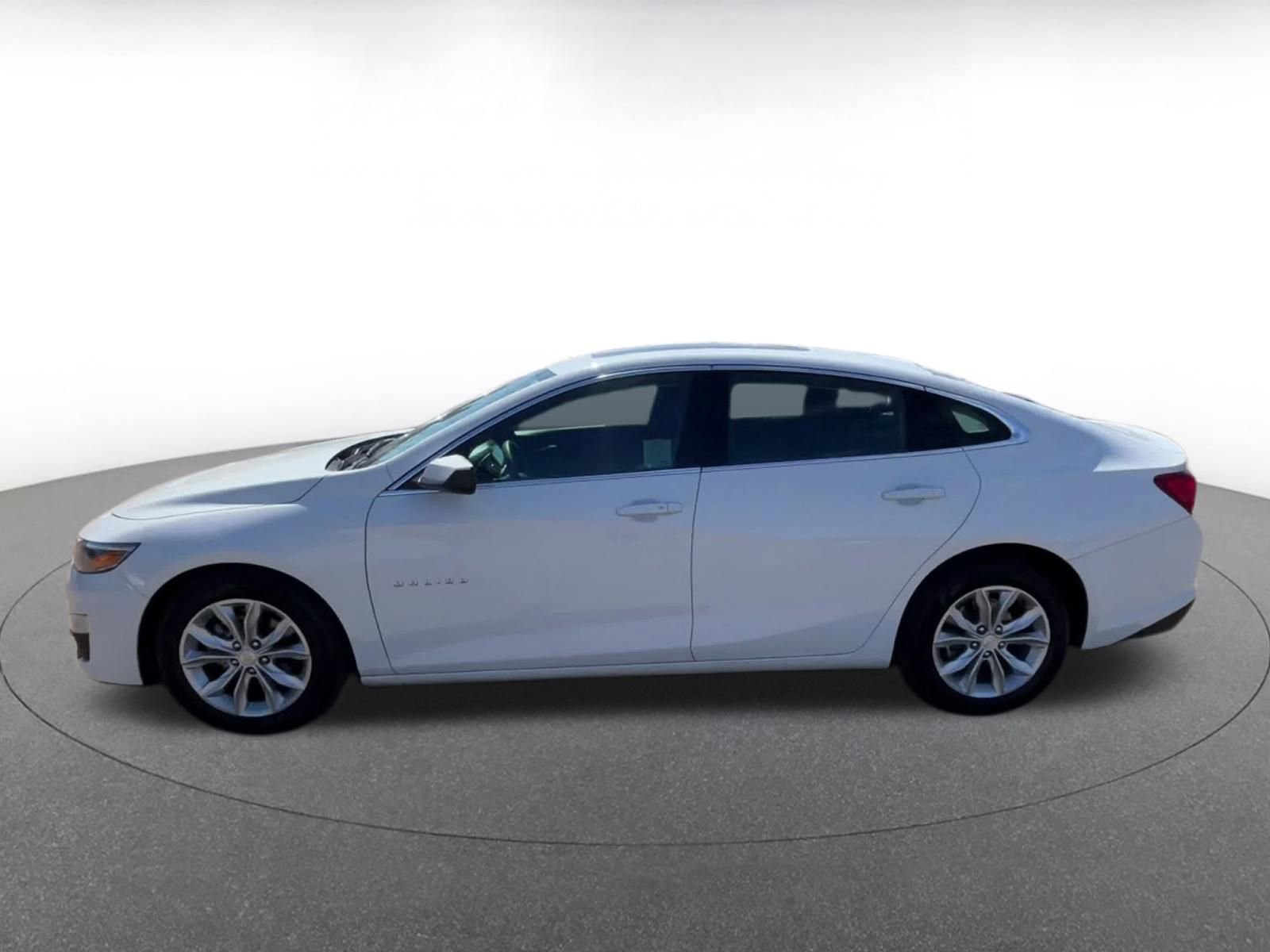 Thumbnail: 2024 Chevrolet Malibu - 9