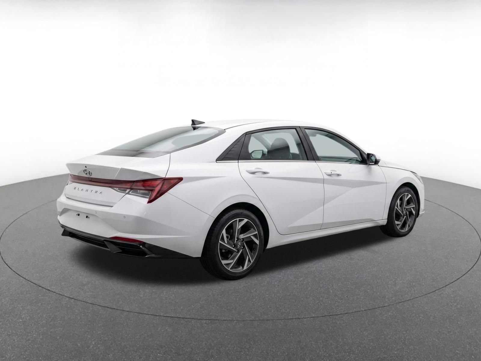 Thumbnail: 2025 Hyundai Elantra - 9