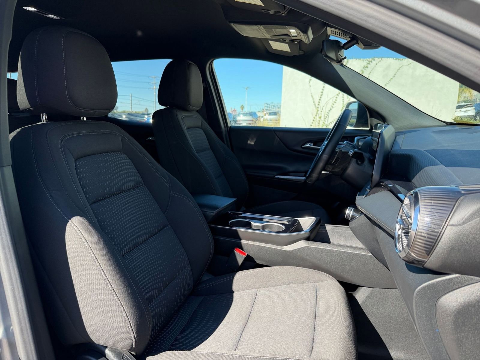 Thumbnail: 2025 Chevrolet Equinox - 35