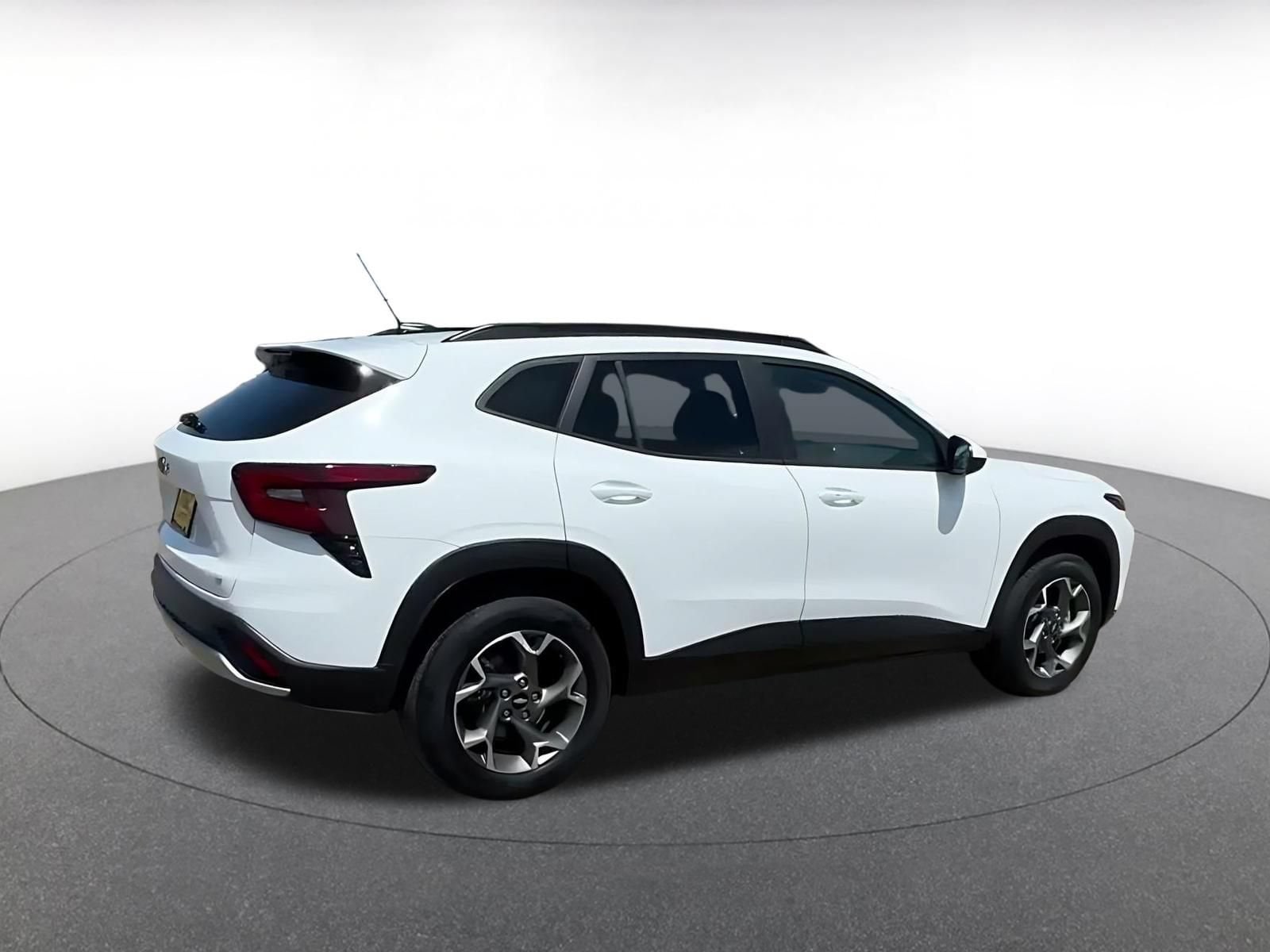 Thumbnail: 2025 Chevrolet Trax - 14