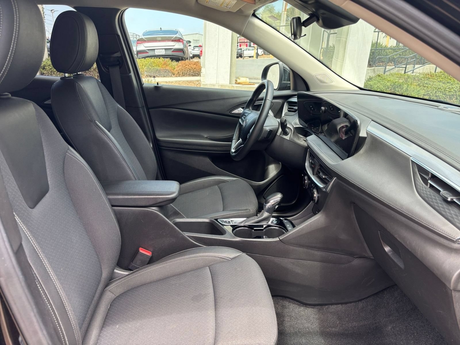 Thumbnail: 2025 Buick Encore GX - 35