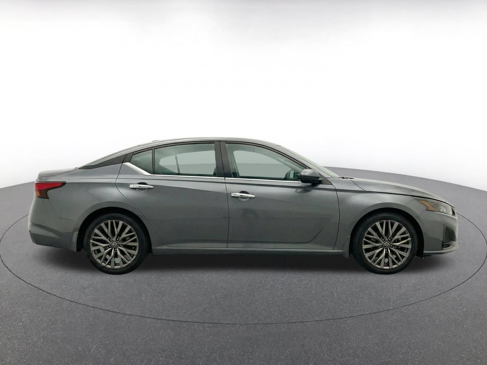 Thumbnail: 2025 Nissan Altima - 10