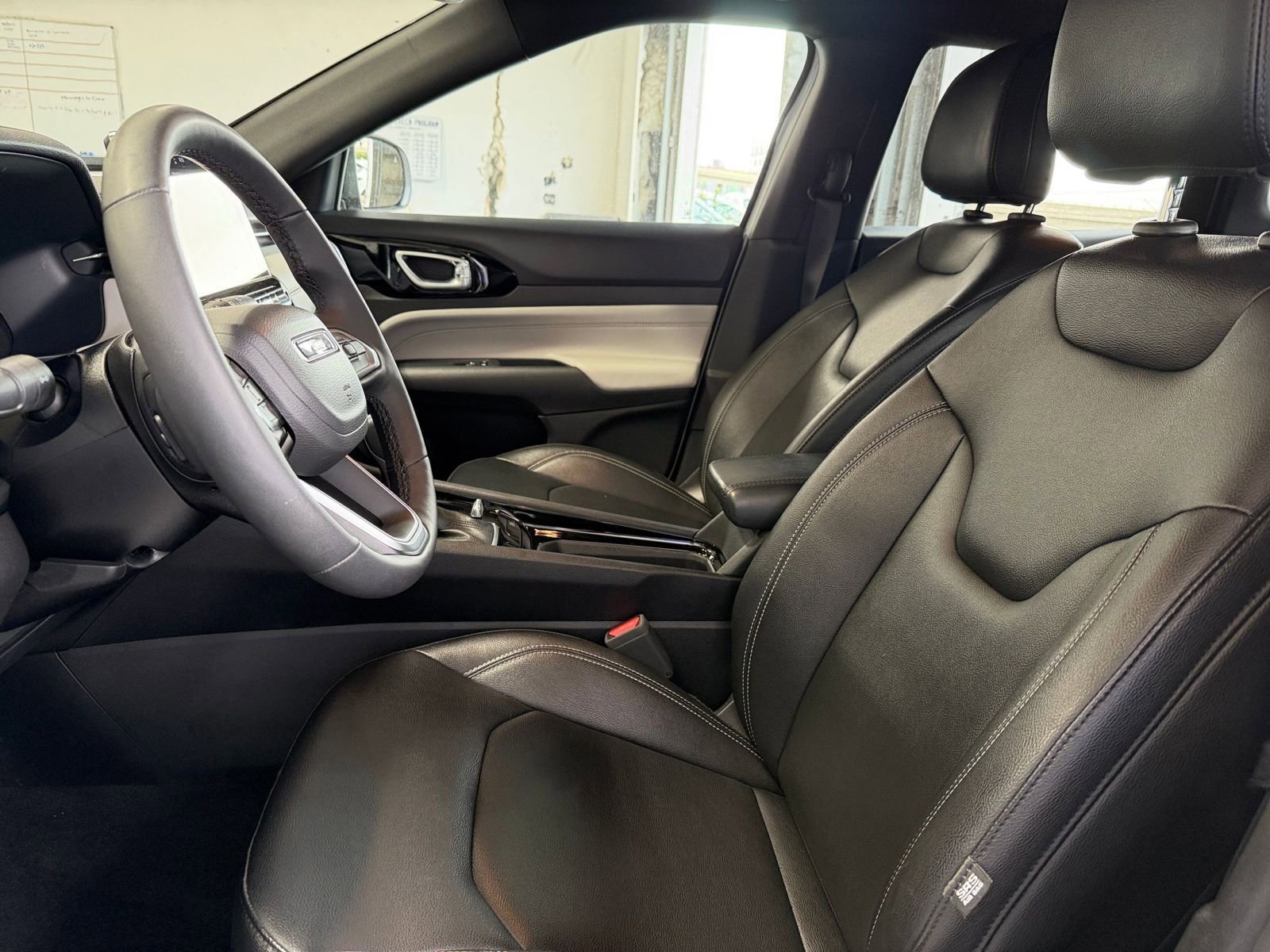 Thumbnail: 2025 Jeep Compass - 27