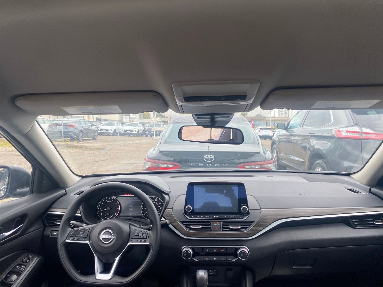 2024 Nissan Altima SV 32