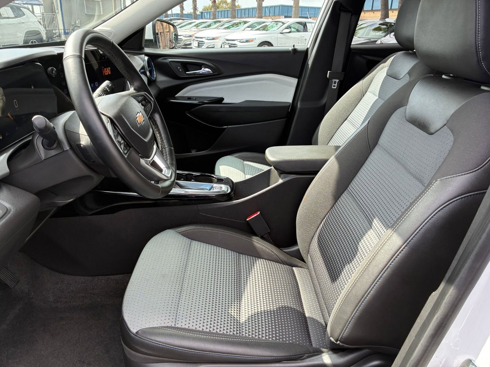 Thumbnail: 2025 Chevrolet Trax - 25