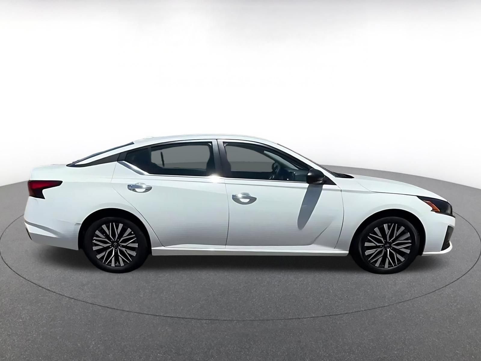 Thumbnail: 2025 Nissan Altima - 14