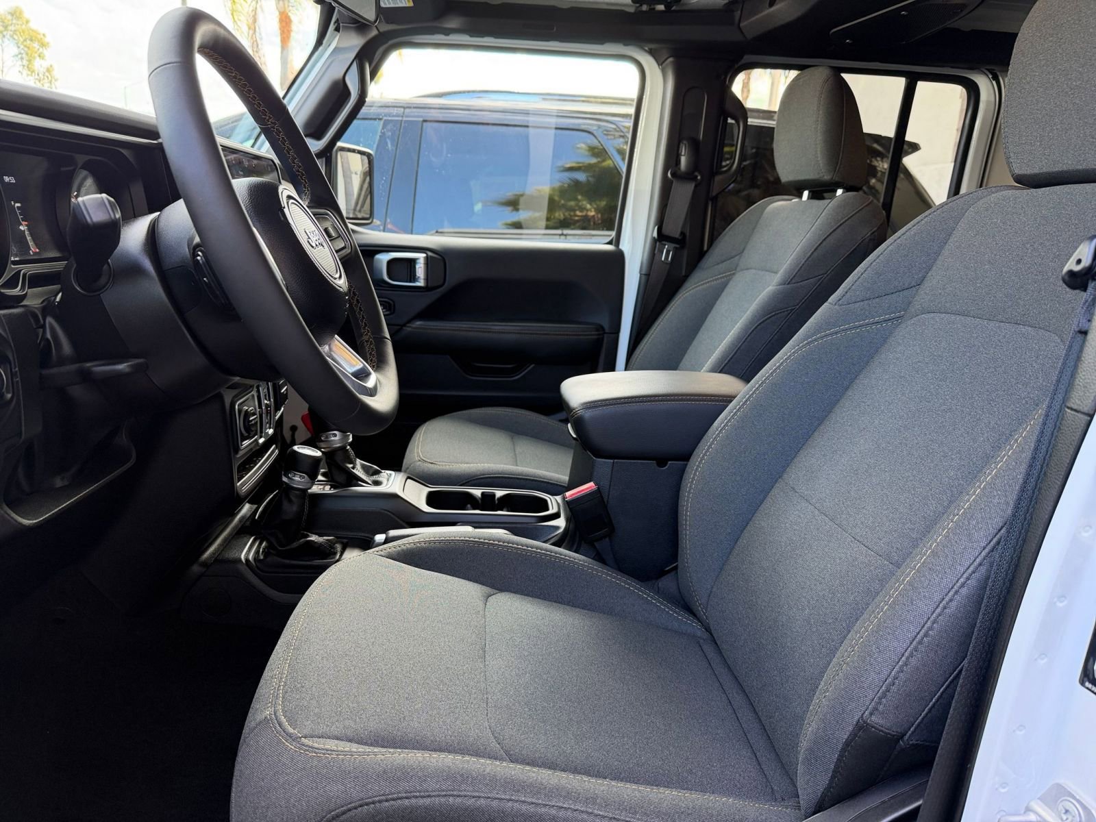 Thumbnail: 2025 Jeep Wrangler - 25