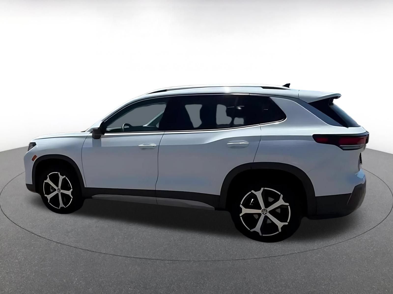 Thumbnail: 2026 Volkswagen Tiguan - 10