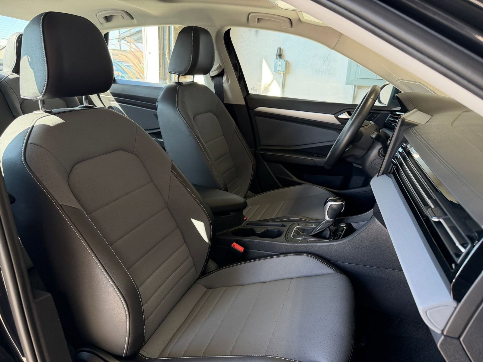 Thumbnail: 2025 Volkswagen Jetta - 35