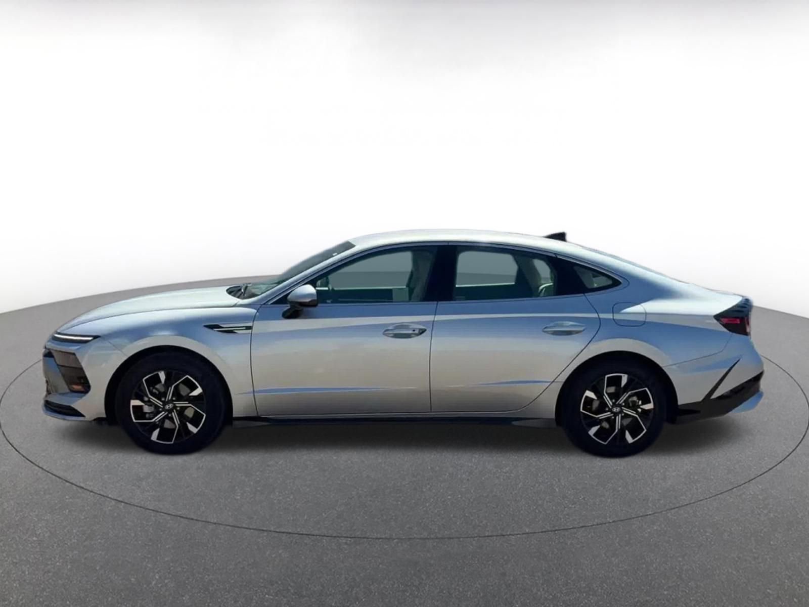 Thumbnail: 2025 Hyundai Sonata - 10